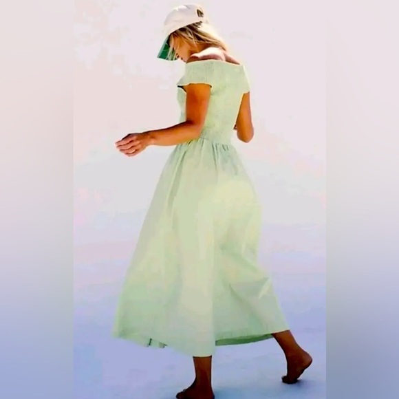 NWT FREE PEOPLE Ceci Smocked Midi Dress in Mint Green Size Small - Picture 3 of 10